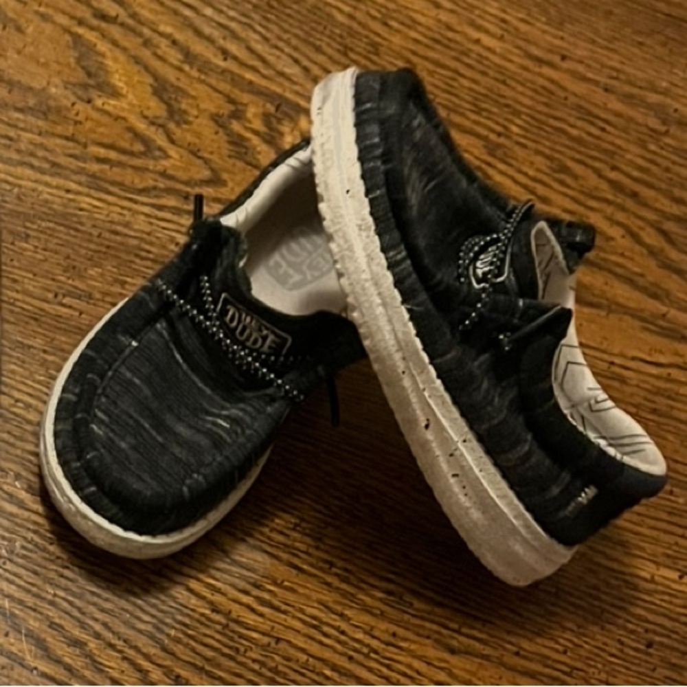 Hey Dudes size 9